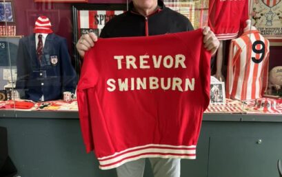 Trevor Swinburne Donates 1973 FA Cup Final Tracksuit!